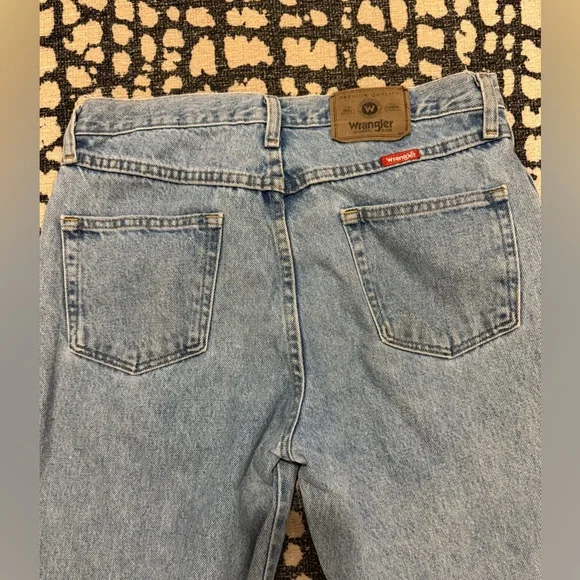 Wrangler Women's Classic Blue Denim Jeans - Picture 7 of 7